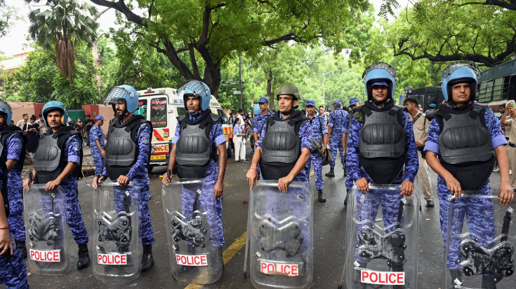 டெல்லியில் தீவிரமடையும் போராட்டம்: கூடுதல் பாதுகாப்புப் படைகள் குவிப்பு... தலைநகரில் பதற்றமான சூழல்